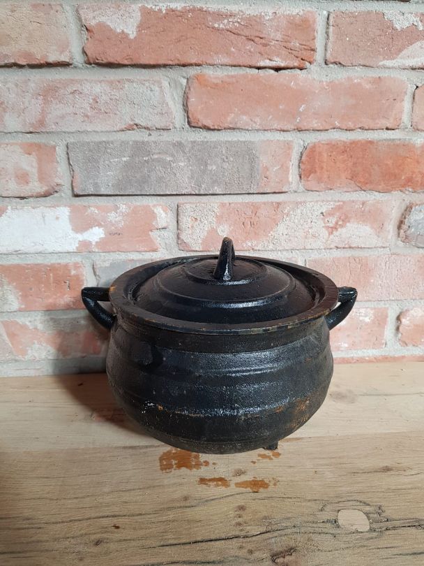 Skillet Pot Small H246 Kilkenny Architectural Salvage & Antiques
